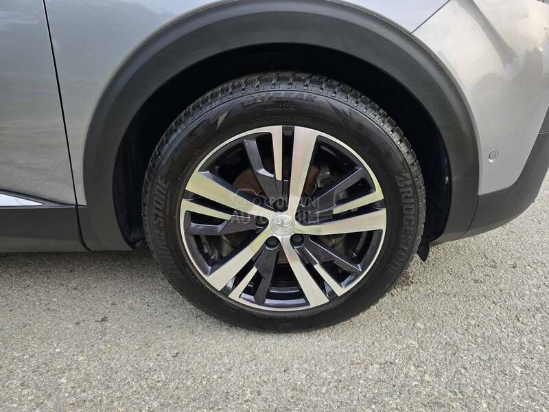 Peugeot 3008 1.2 AUT ADAPTIV.TEMP