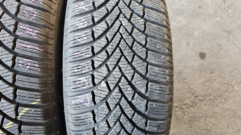 Bridgestone 205/60 R16 Zimska