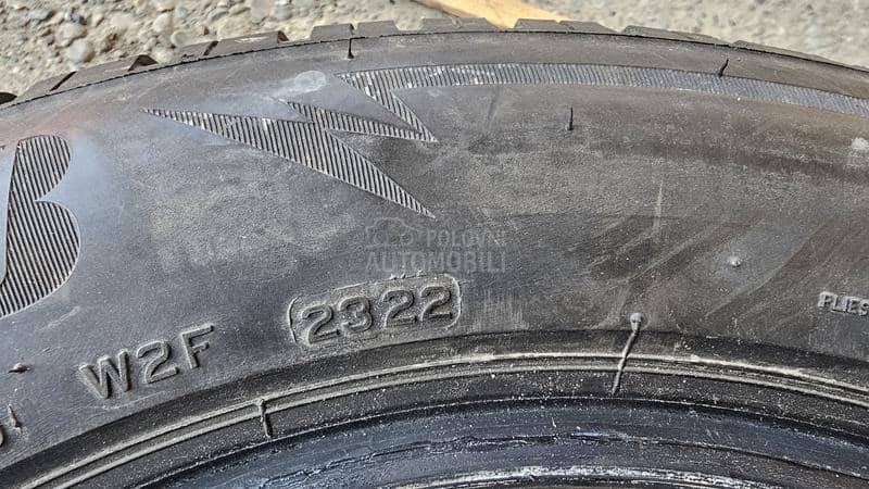 Bridgestone 205/60 R16 Zimska