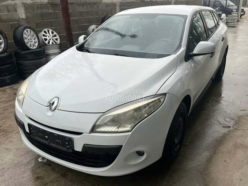 Branik zadnji beli DV369 karavan