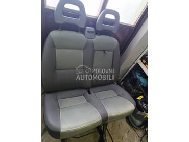 Sedista dupla za konbi