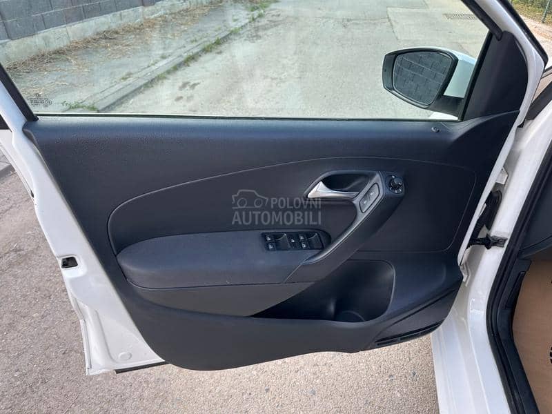 Volkswagen Polo 1.2  CH