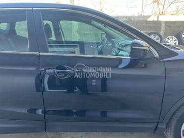 Vrata prednja desna crna Z11G za Nissan Qashqai od 2013. do 2021. god.