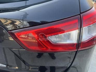 Stop svetlo gepeka desno za Nissan Qashqai od 2013. do 2017. god.