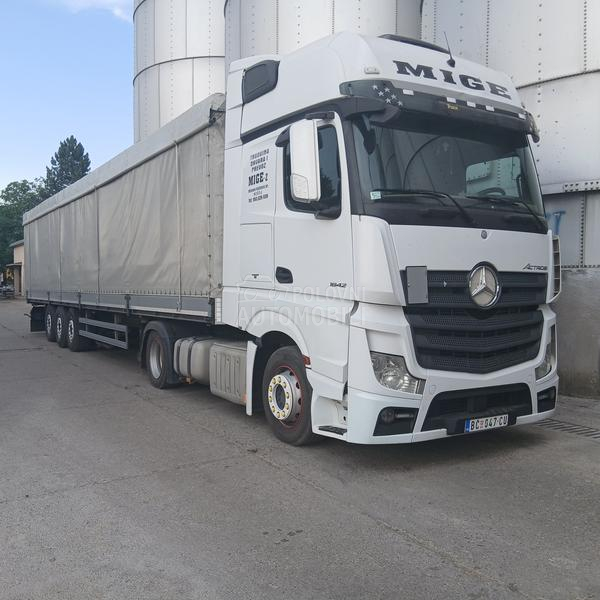 Mercedes Benz 1842 mega