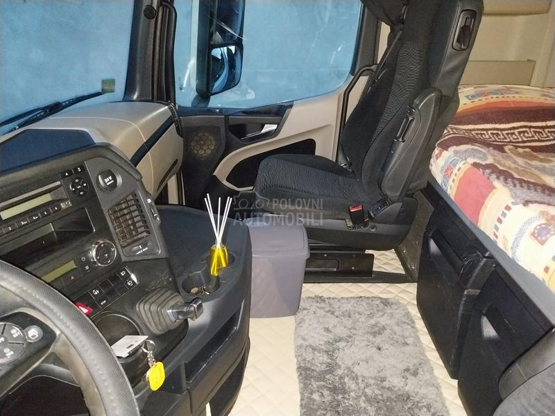 Mercedes Benz 1842 mega