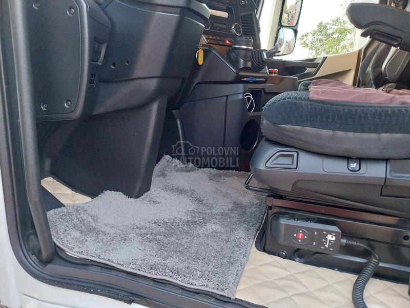 Mercedes Benz 1842 mega