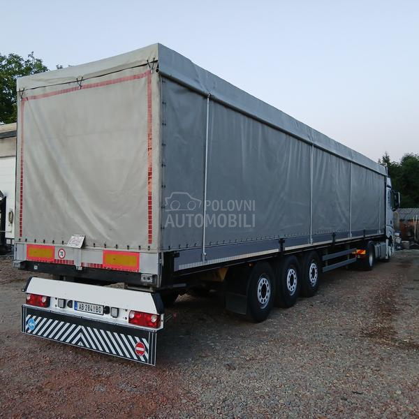 Mercedes Benz 1842 mega