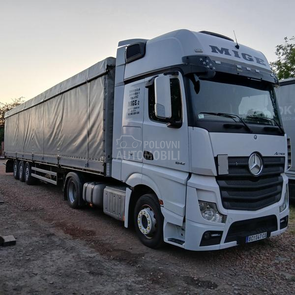 Mercedes Benz 1842 mega