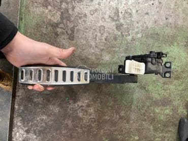 Pedala gasa za Porsche Cayenne od 2005. do 2006. god.