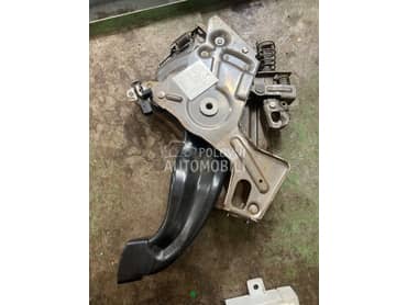 Pedala rucne kocnice za Porsche Cayenne za 2005. god.