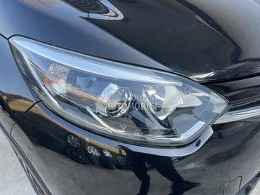 Far desni za Renault Captur od 2013. do 2017. god.