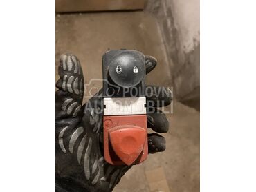 Prekidac za Renault Scenic za 2003. god.