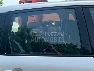 Staklo zadnje desno za Renault Grand Scenic od 2009. do 2016. god.