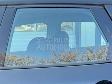 Staklo zadnje levo za Renault Captur od 2013. do 2019. god.