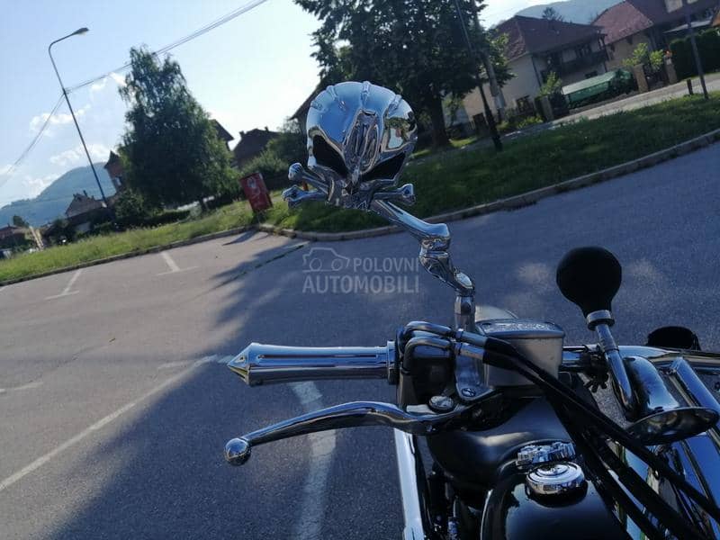 Kawasaki Vn 900 custom