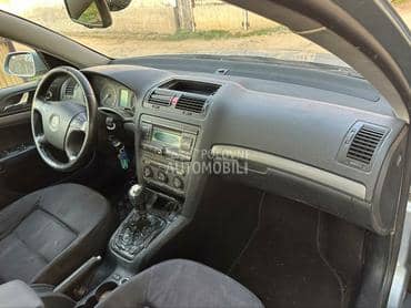 Centralna - središnja konzola za Škoda Octavia od 2004. do 2013. god.