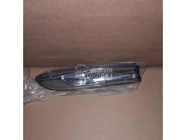 Migavac u desnom krilu za Porsche Panamera od 2013. do 2016. god.