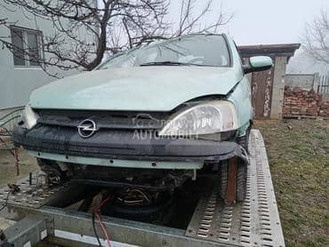 Opel Corsa C -  kompletan auto u delovima