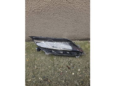 Desni far za Mitsubishi L200 od 2018. do 2021. god.