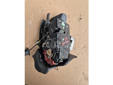 Brava i kvaka za Audi A4 od 2002. do 2004. god.