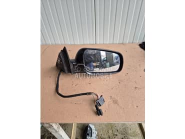 Desni Retrovizor za Škoda Superb od 2004. do 2008. god.