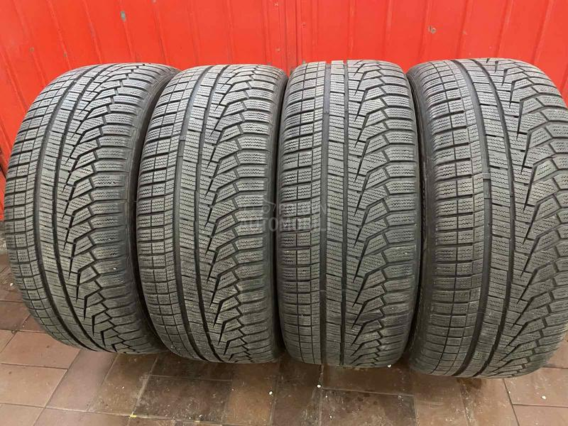 Hankook 235/45 R18 Zimska