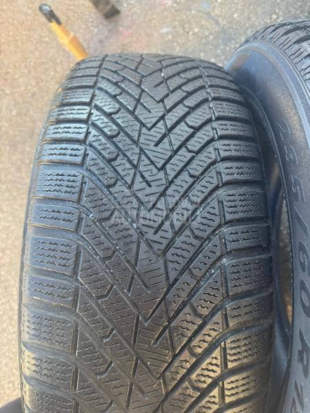 Pirelli 235/60 R18 Zimska