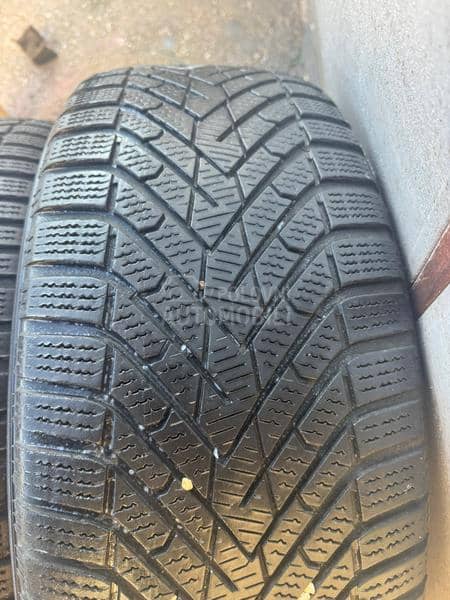 Pirelli 235/60 R18 Zimska