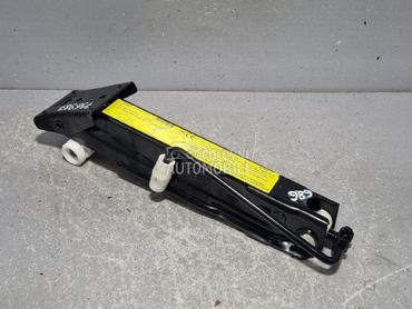 DIZALICA ZA AUTO za Audi A6