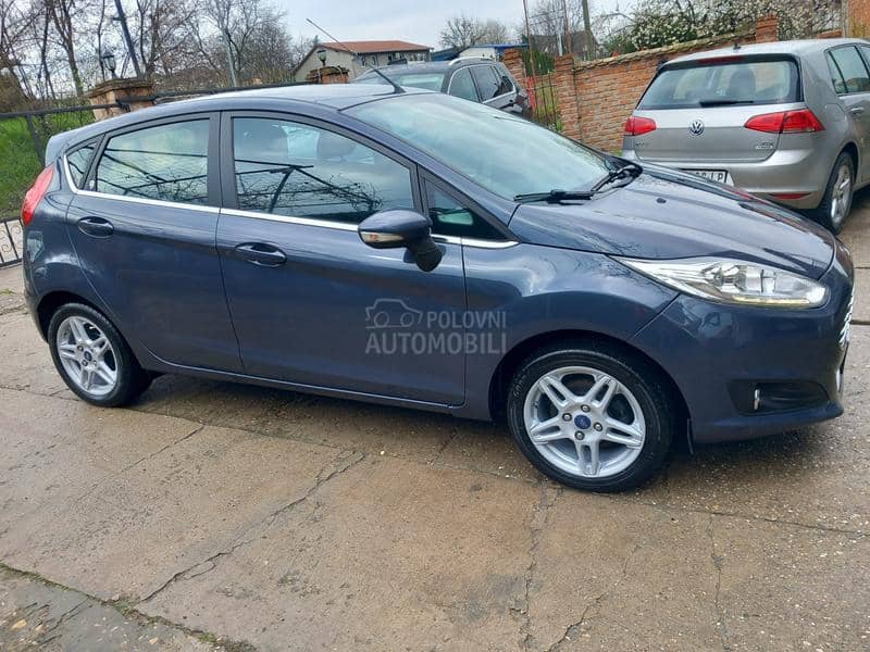 Ford Fiesta GHIA-BOSE