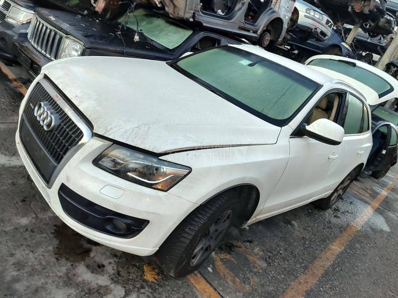 Audi Q5 2010. god. -  kompletan auto u delovima
