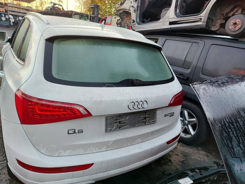 Audi Q5 2010. god. -  kompletan auto u delovima