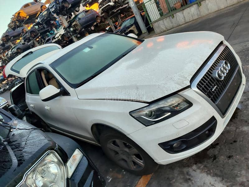 Audi Q5 2010. god. -  kompletan auto u delovima