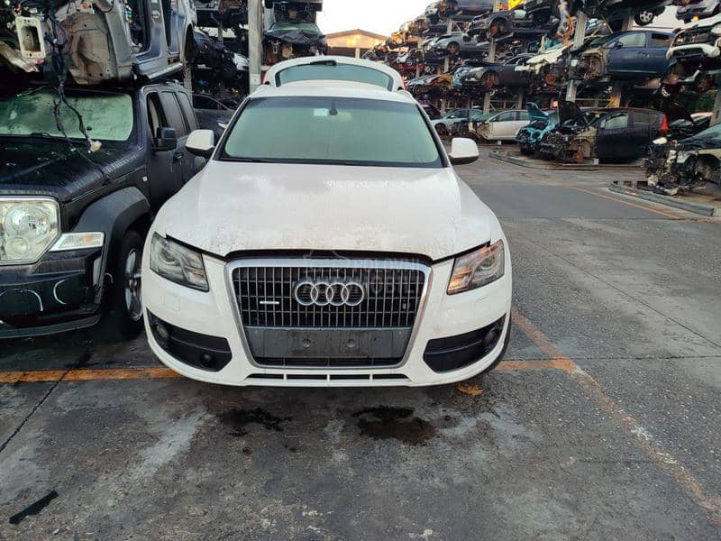 Audi Q5 2010. god. -  kompletan auto u delovima