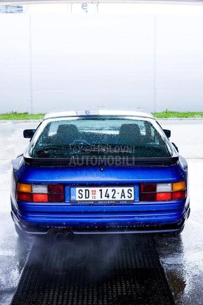 Porsche 944 S