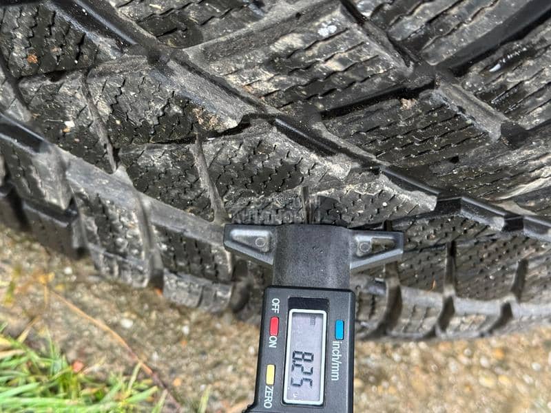 Vredestein 255/40 R20 Zimska