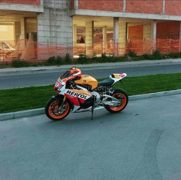 Honda sc59 Repsol
