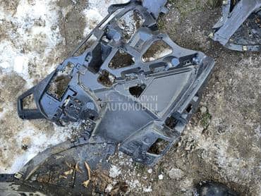 desni nosač branika u11 za BMW X1