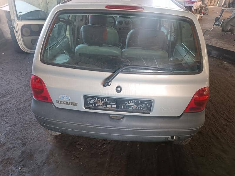 Renault Twingo 1996. god. -  kompletan auto u delovima