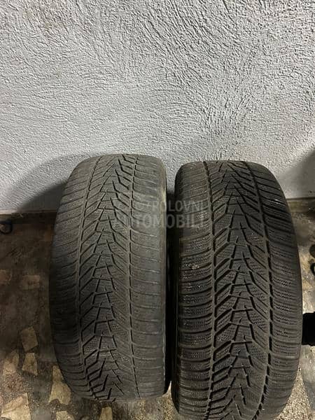Hankook 255/45 R19 Zimska
