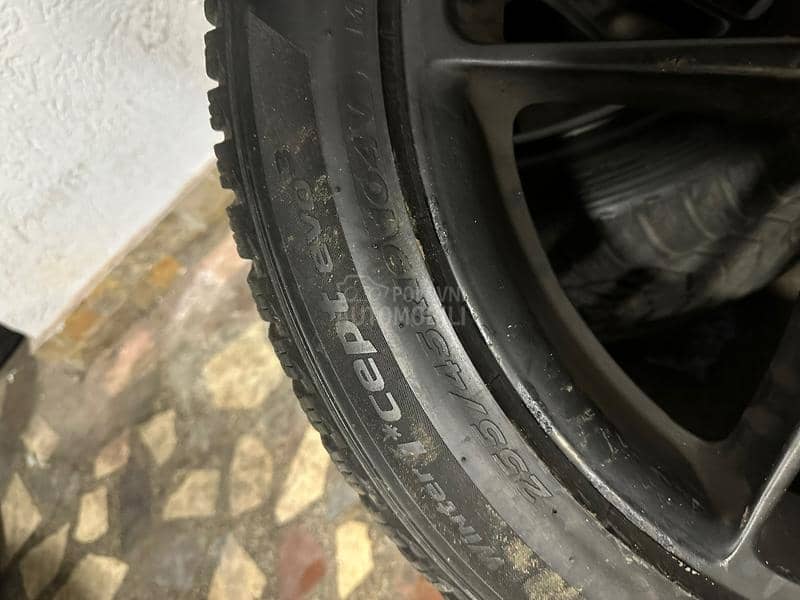 Hankook 255/45 R19 Zimska