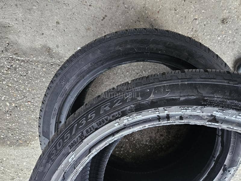Pirelli 305/35 R21 Zimska