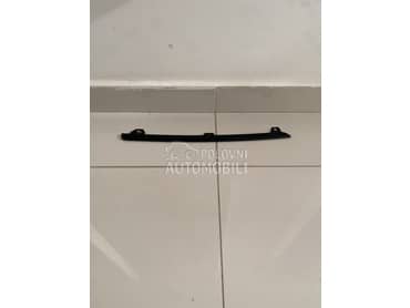 Leva lajsna u braniku za Porsche Cayenne od 2018. do 2025. god.