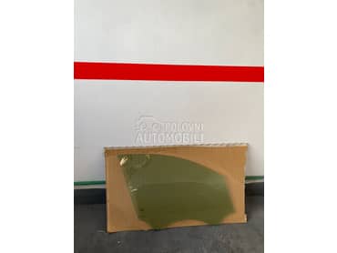 Prednje desno staklo za Porsche Macan od 2014. do 2024. god.