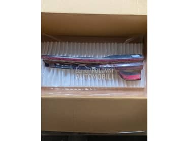 Desno stop svetlo na gepeku za Porsche Panamera od 2017. do 2020. god.