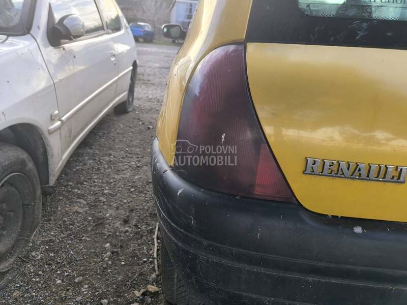 Renault Clio 1.5dci -  kompletan auto u delovima