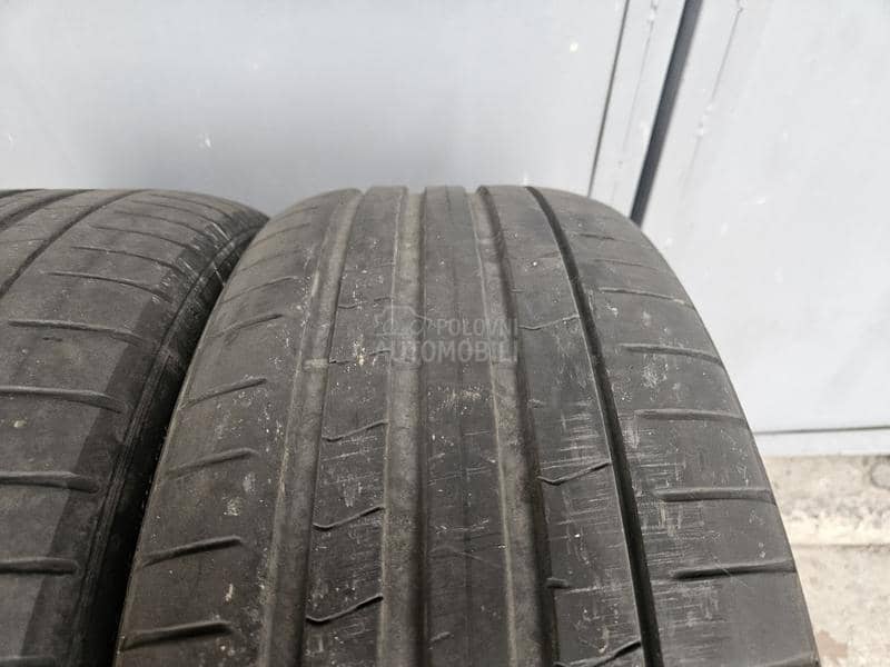Pirelli 225/40 R19 Letnja