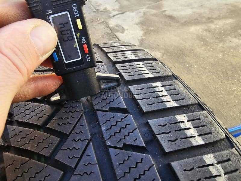 Continental 215/40 R18 Zimska