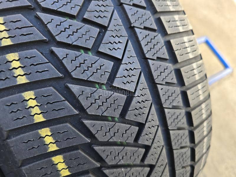 Continental 215/40 R18 Zimska